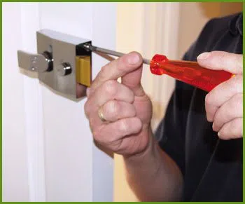 Neighborhood Locksmith Services Homestead, FL 305-307-5761 - 10-lock-smiths