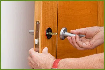 Neighborhood Locksmith Services Homestead, FL 305-307-5761 - 14-install-new-Lock