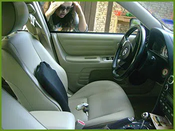 Neighborhood Locksmith Services Homestead, FL 305-307-5761 - 20-keys-locked-in-car